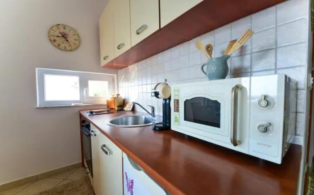 Apartment With Sea View Starigrad Paklenica Eksteriør billede